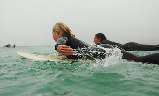 The Cornwall Surf Series: Meet Sarah and Sophie - INT PURELEI