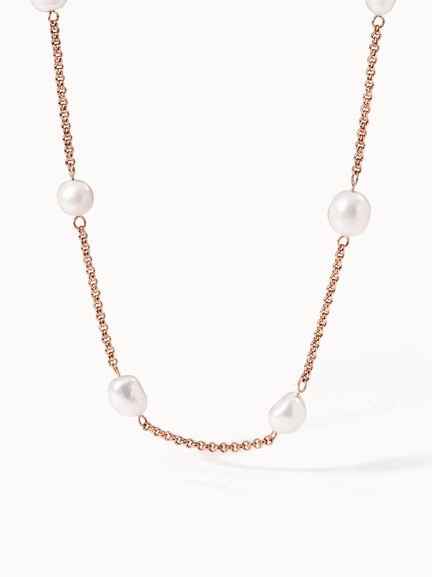 PURELEI Malahi Kette mit 18K rosévergoldetem Edelstahl und süßwasserperlen, elegant und feminin gestaltet.