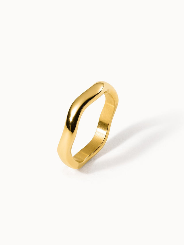PURELEI Nakuna Ring aus 18K vergoldetem Edelstahl mit geschwungener Form, elegant und feminin, puristischer Look.