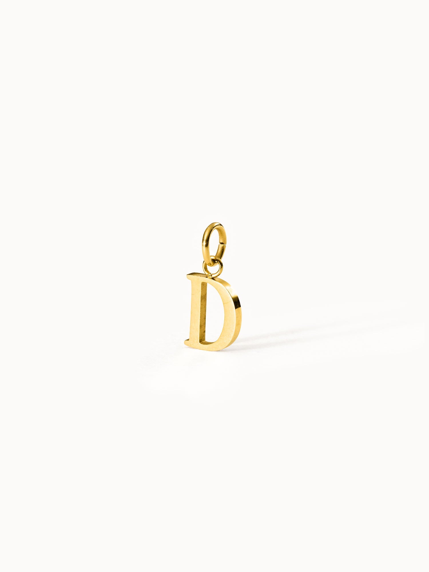 Purelei Pure D Charm goldener Edelstahl Anhänger Buchstabe D elegant minimalistisch, warm und zeitlos