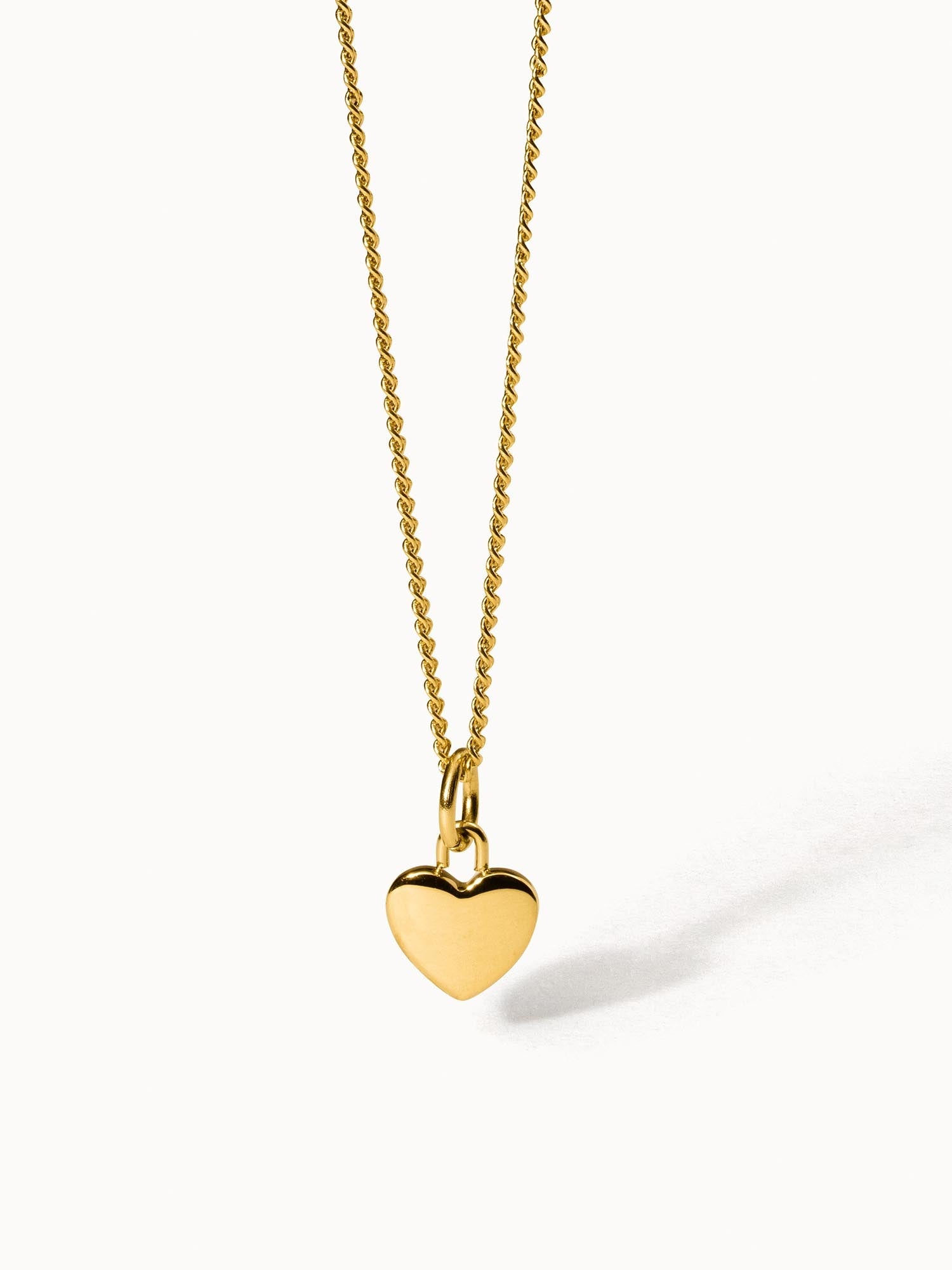 PURELEI Heart Charm Kette aus 18K vergoldetem Edelstahl mit zartem Herzanhänger, schlicht und elegant.