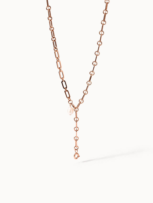 Roségoldene Kette mit Perle, elegant und feminin, von PURELEI.