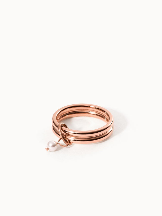 Roségoldener Ring mit Perle, elegant und modern, von PURELEI.