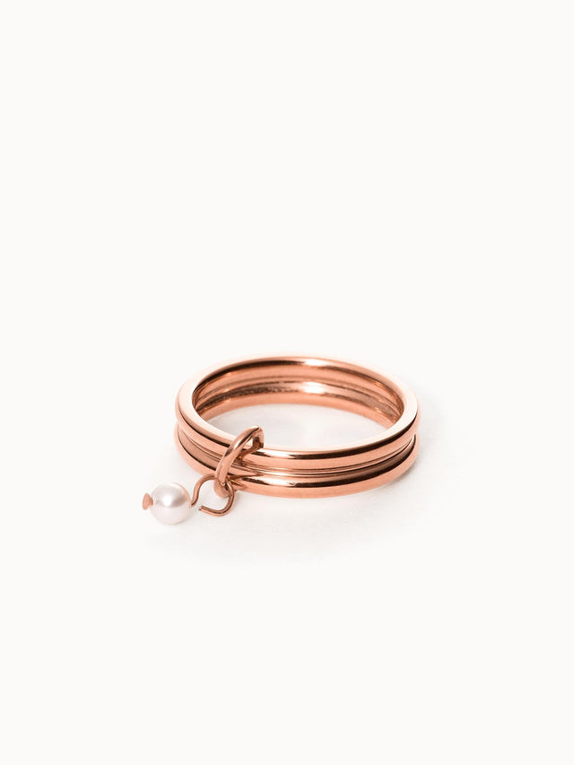 Roségoldener Ring mit Perle, elegant und modern, von PURELEI.