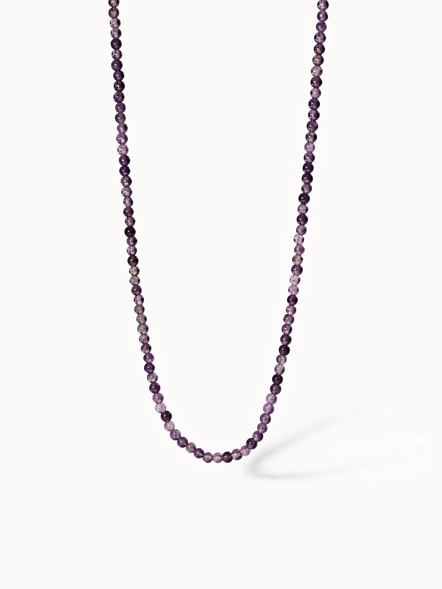Amethyst Kette mit natürlichen lilafarbenen Perlen, verstellbar, edel und feminin, PURELEI Schmuck.