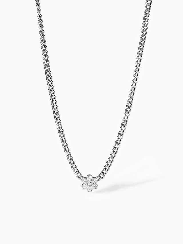 Silberne Kette mit funkelndem Anhänger, elegant und modern, von PURELEI.