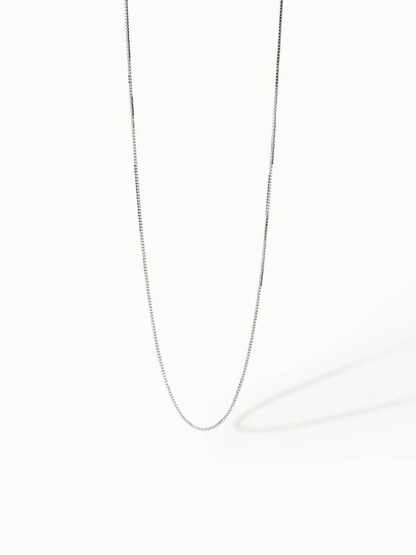 {"color":"Silver", "type":"lead_image"}