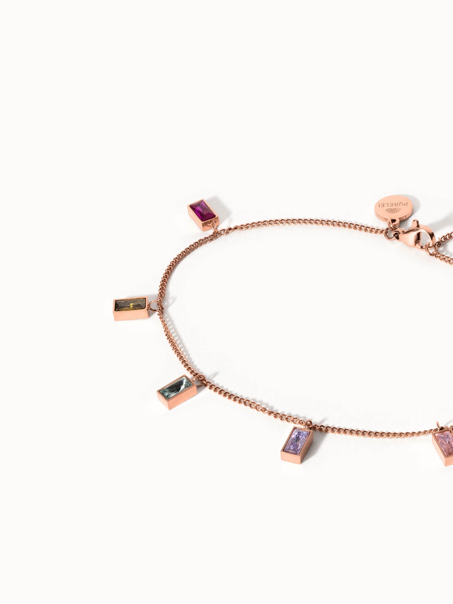 Rainbow Fusskettchen aus roségoldenem Edelstahl mit bunten Zirkonia-Steinen, elegant und lebensfroh von PURELEI.