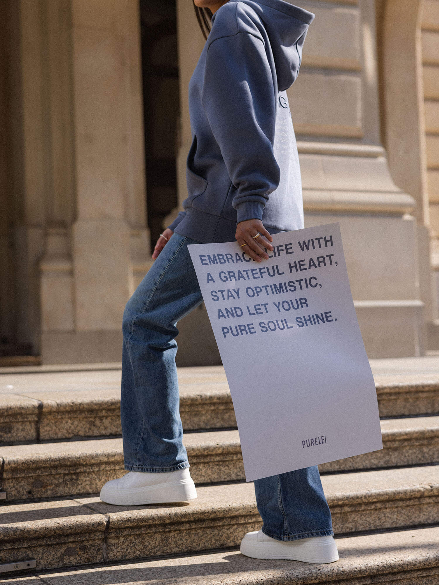 Feeling Pure Hoodie Dark Blue in lässiger overzised Passform aus Baumwolle-Polyester-Mix von PURELEI