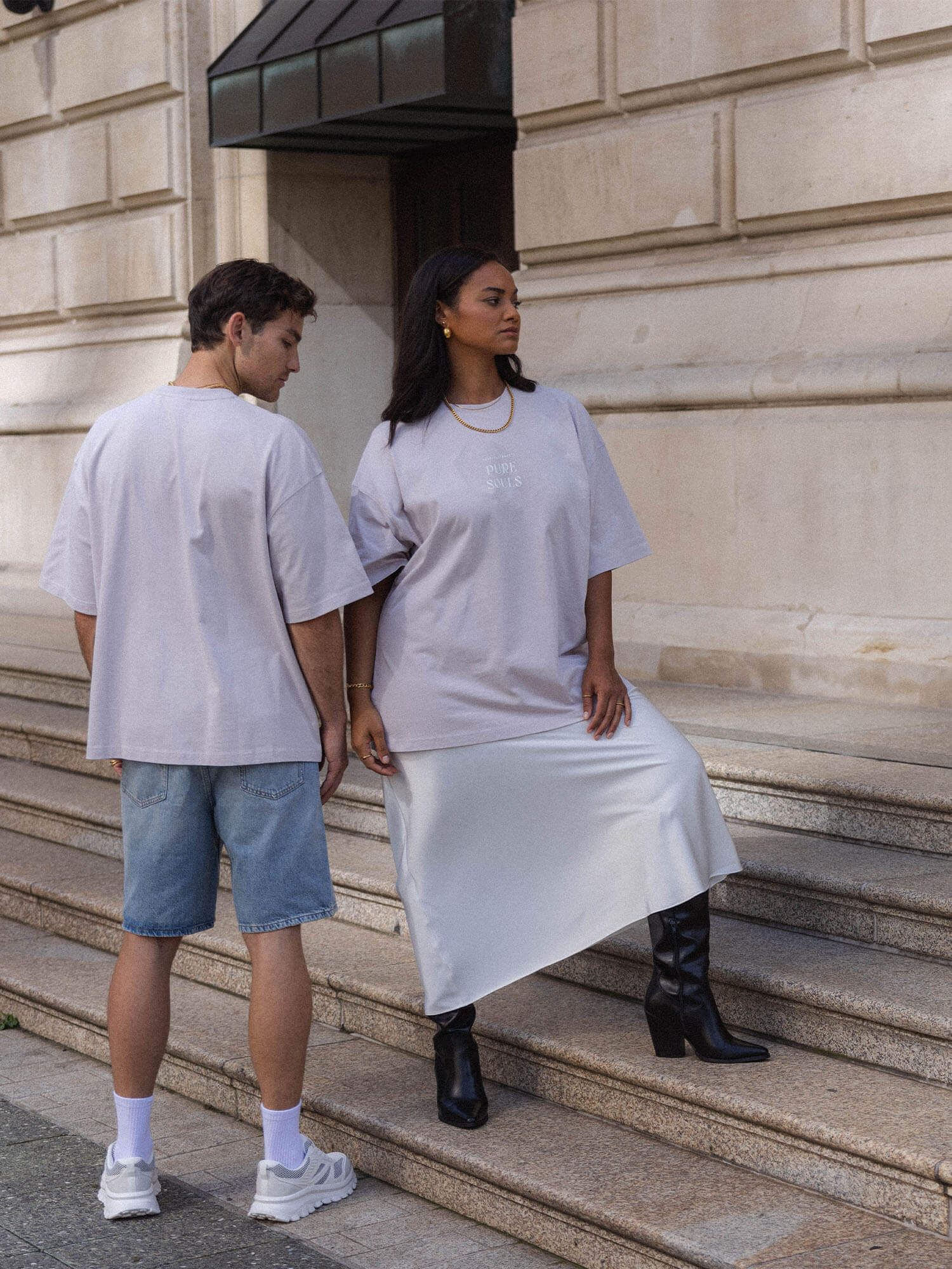 PURELEI T-shirt Connect Purple oversized Passform in Lavendel, reine Baumwolle, urban elegante Streetstyle-Ästhetik.