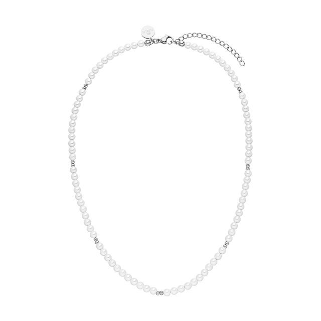 Weiße Perlenkette mit silbernen Akzenten von PURELEI, elegant und zeitlos.