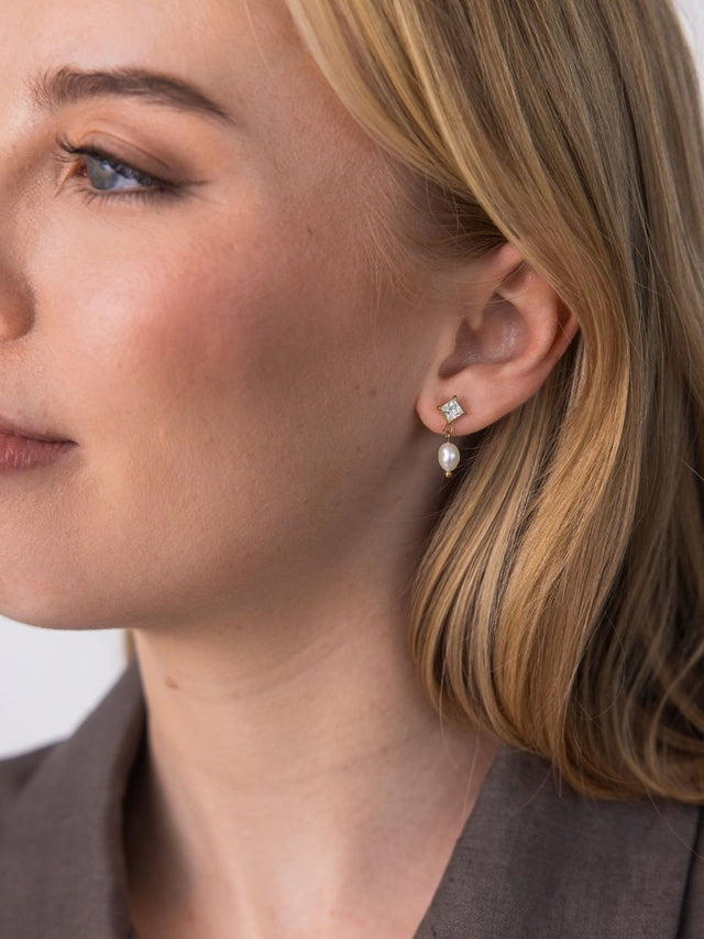 Elegant Pearl Earrings - INT PURELEI